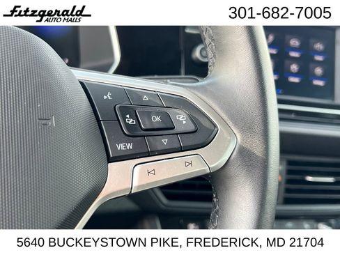 Used 2024 Volkswagen Jetta SE image 18