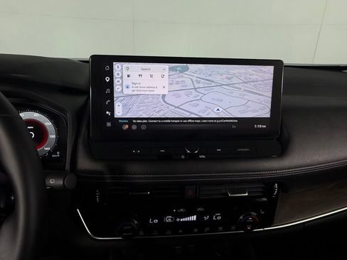 Used 2025 Nissan Rogue Platinum w/ Tech Package AWD/4WD image 18