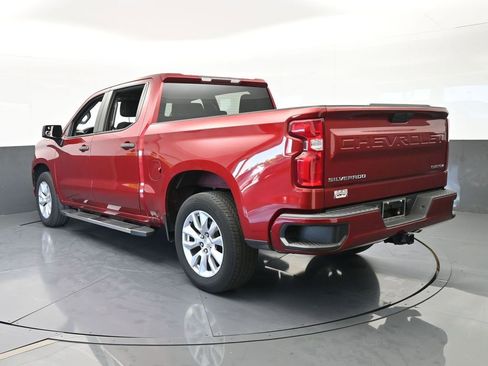 Used 2019 Chevrolet Silverado 1500 Custom w/ Custom Value Package image 4
