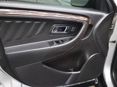 Used 2019 Ford Taurus Limited image 15