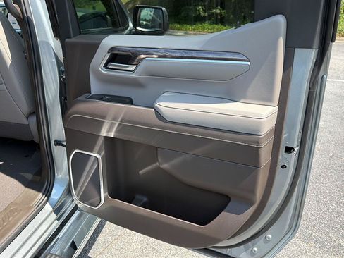 New 2026 Chevrolet Silverado 1500 LTZ w/ LTZ Premium Package AWD/4WD image 16