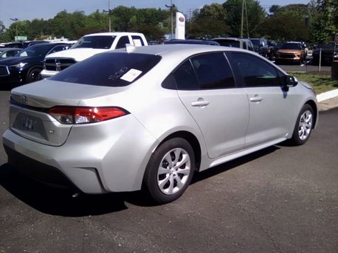 Used 2024 Toyota Corolla LE FWD image 8