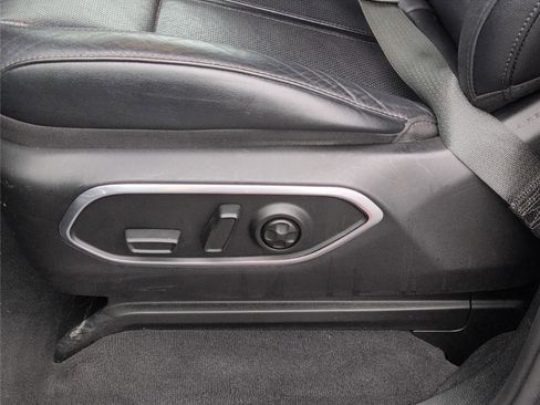 Used 2024 Jeep Wagoneer L Series II RWD image 14