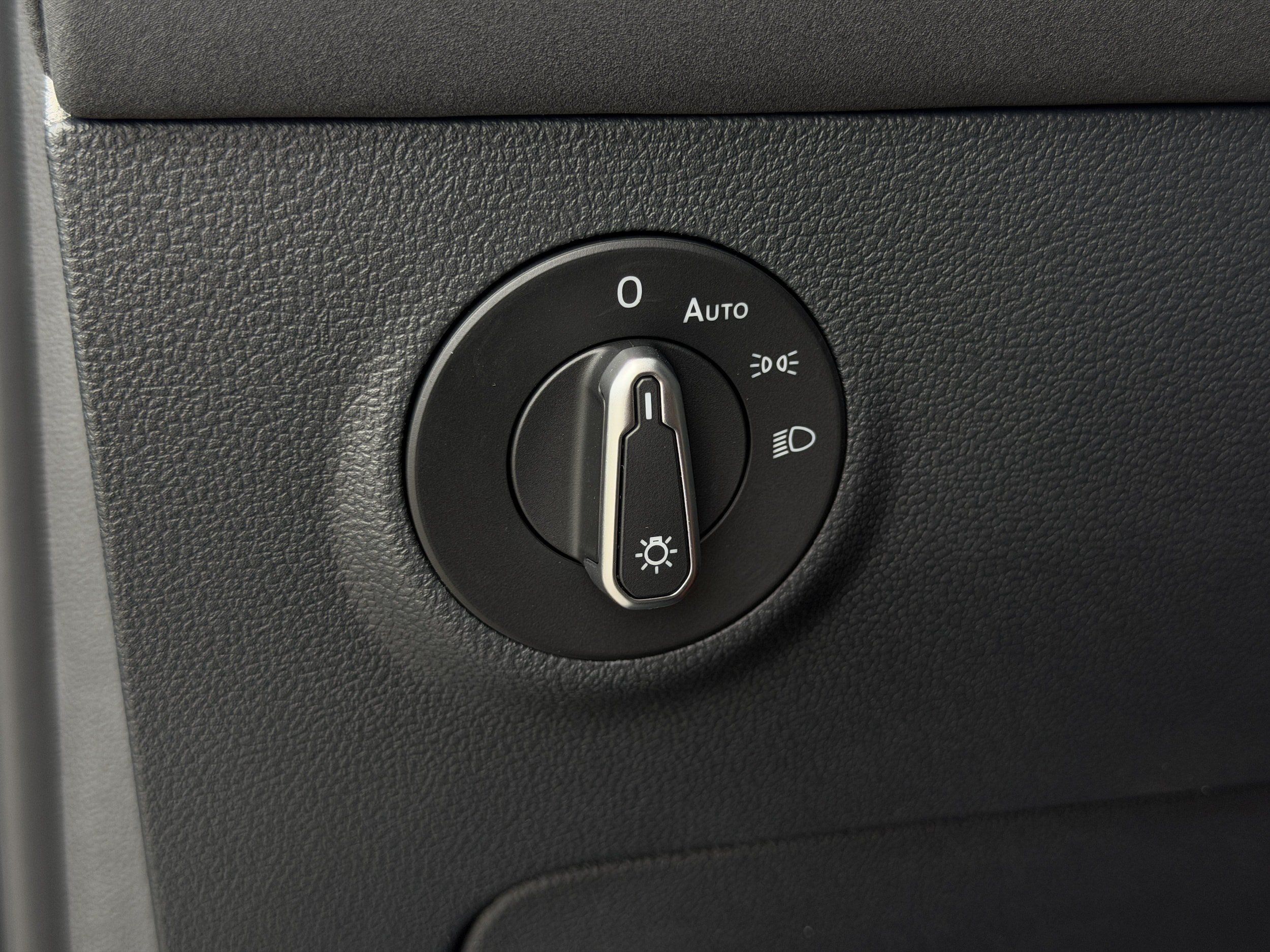 New 2026 Volkswagen Taos SE FWD image 29