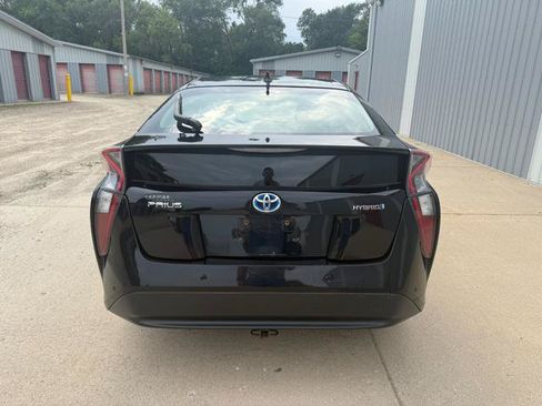 Used 2018 Toyota Prius Three FWD image 10