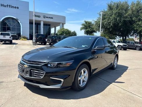 Used 2017 Chevrolet Malibu LS FWD image 3