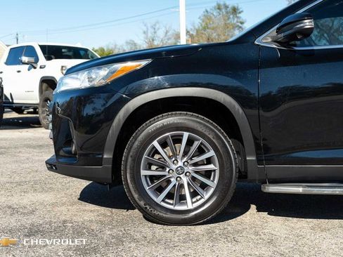 Used 2019 Toyota Highlander XLE image 10
