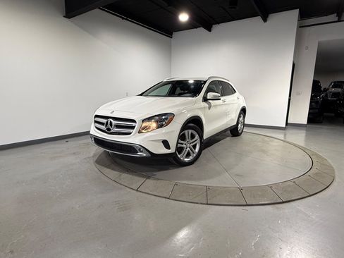 Used 2015 Mercedes-Benz GLA 250 AWD image 3