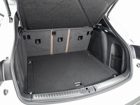 New 2026 Porsche Macan image 28