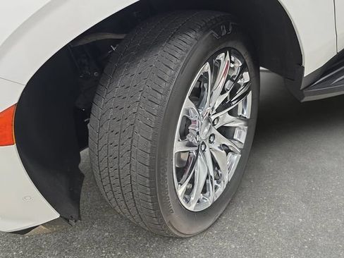 Used 2024 Cadillac Escalade Premium Luxury AWD/4WD image 30
