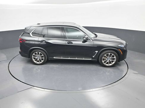 Used 2025 BMW X5 xDrive50e AWD/4WD image 39