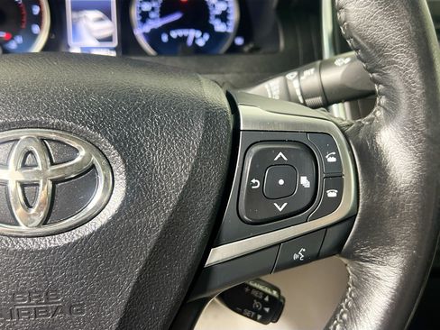 Used 2015 Toyota Camry XLE FWD image 19
