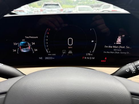 Used 2024 Cadillac XT4 Luxury w/ LPO, Floor Liner Package FWD image 17