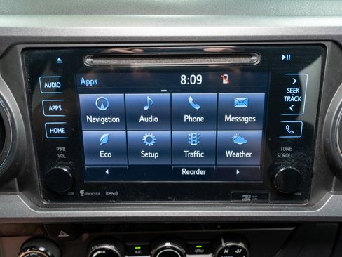 Used 2018 Toyota Tacoma TRD Off-Road image 17