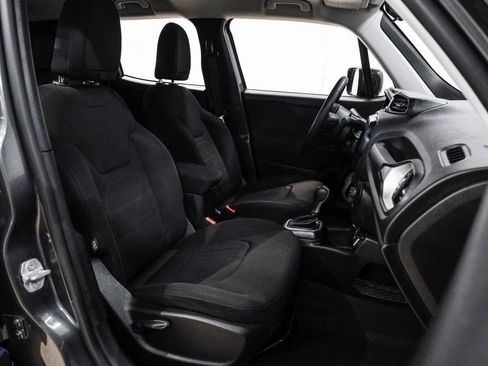 Used 2018 Jeep Renegade Latitude image 36