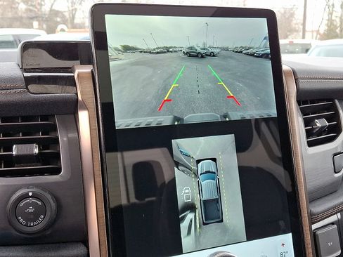 Used 2024 Ford F150 Lightning Lariat image 20