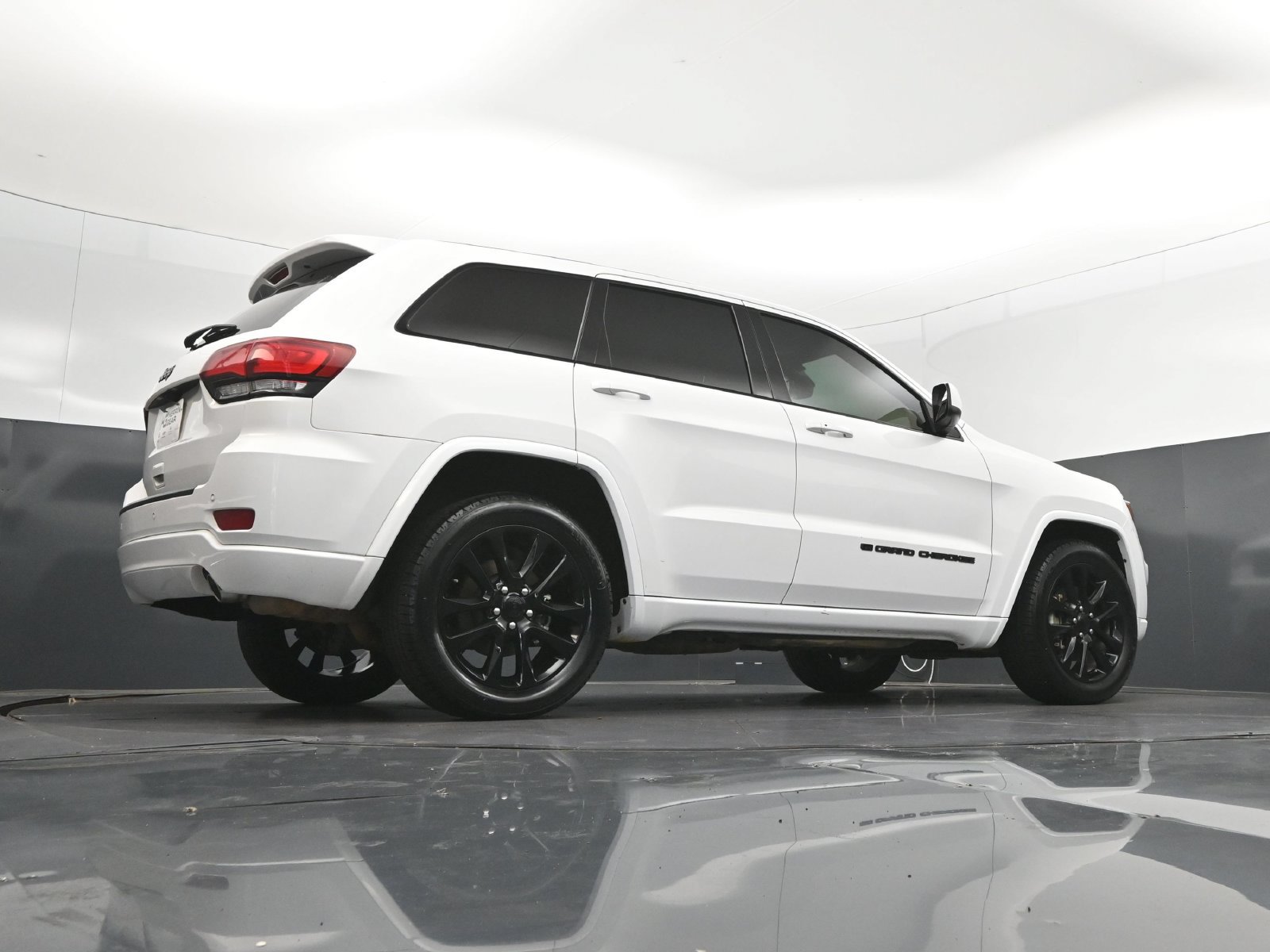 Used 2022 Jeep Grand Cherokee Laredo X RWD image 42