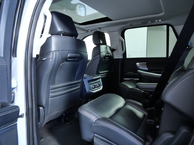 Certified 2025 Ford Expedition Platinum AWD/4WD image 14