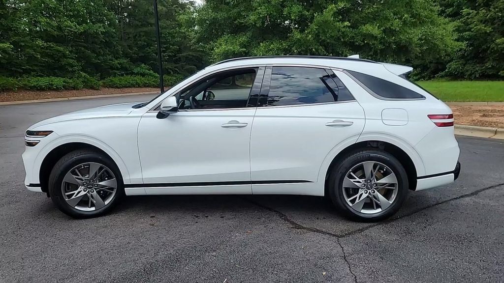 Used 2024 Genesis GV70 3.5T Sport AWD/4WD image 5