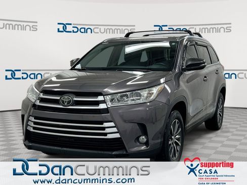 Used 2019 Toyota Highlander XLE FWD image 1