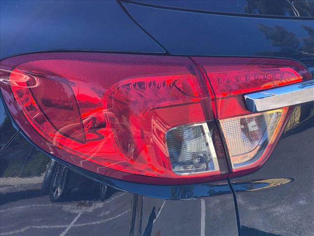 Used 2017 Buick Envision Essence FWD image 16