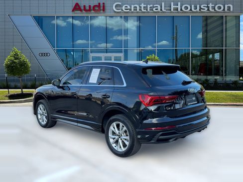 Used 2023 Audi Q3 2.0T Premium w/ Convenience Package image 3