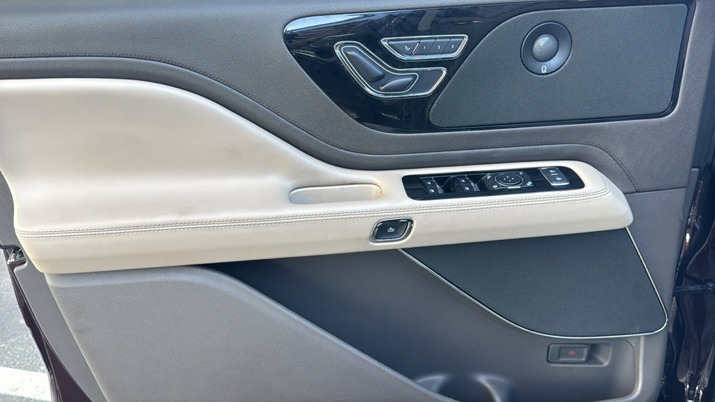 Used 2024 Lincoln Aviator Reserve w/ Jet Package AWD/4WD image 19