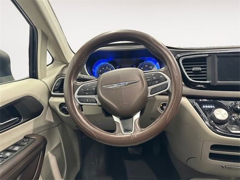 Used 2020 Chrysler Voyager Lxi w/ Cold Weather Group image 12