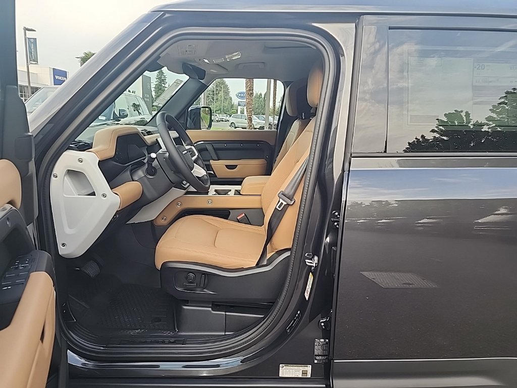 New 2026 Land Rover Defender 110 S AWD/4WD image 7