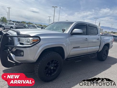 Used 2017 Toyota Tacoma SR5 w/ Tow Package AWD/4WD image 7