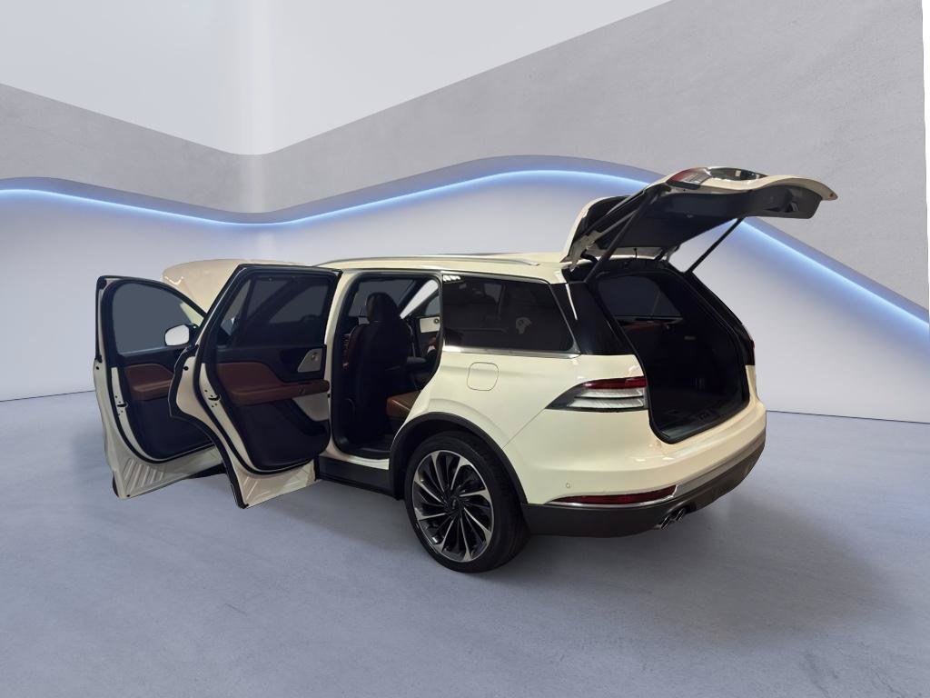 Used 2021 Lincoln Aviator Reserve w/ Equipment Group 202A AWD/4WD image 12