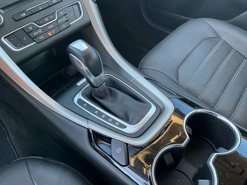 Used 2016 Ford Fusion SE w/ Equipment Group 202A image 19