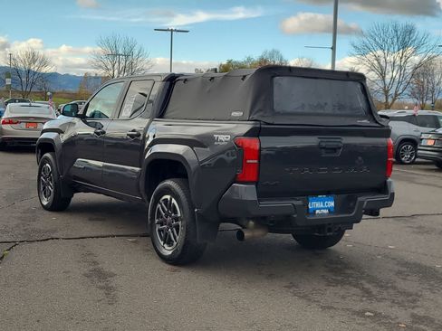 Used 2024 Toyota Tacoma TRD Sport image 12
