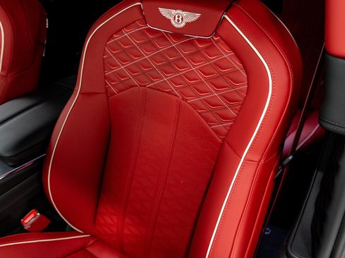 New 2025 Bentley Flying Spur Plug-In Hybrid image 17