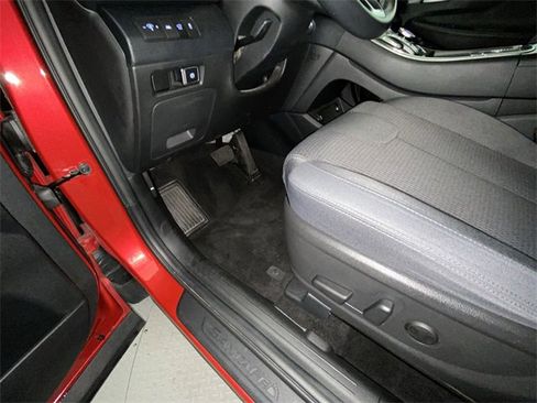 Used 2023 Hyundai Santa Fe SEL image 12