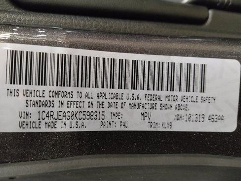 Used 2019 Jeep Grand Cherokee Laredo w/ Laredo X Package image 33