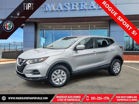 Used 2020 Nissan Rogue Sport S image 1