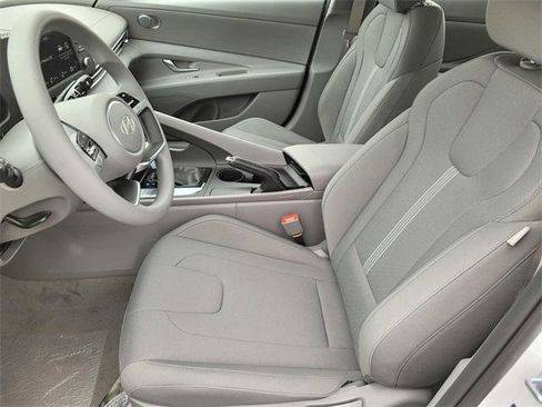 New 2026 Hyundai Elantra SE image 15