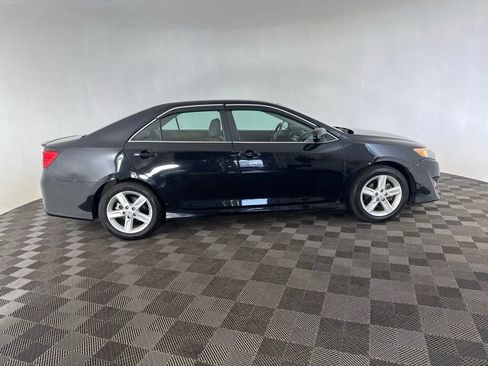 Used 2014 Toyota Camry SE FWD image 4