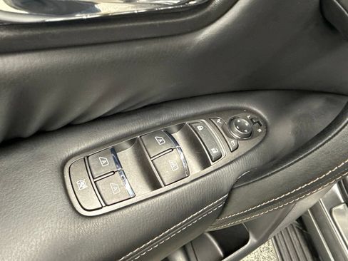 Used 2024 Nissan Armada Platinum w/ Captain's Chairs Package RWD image 20