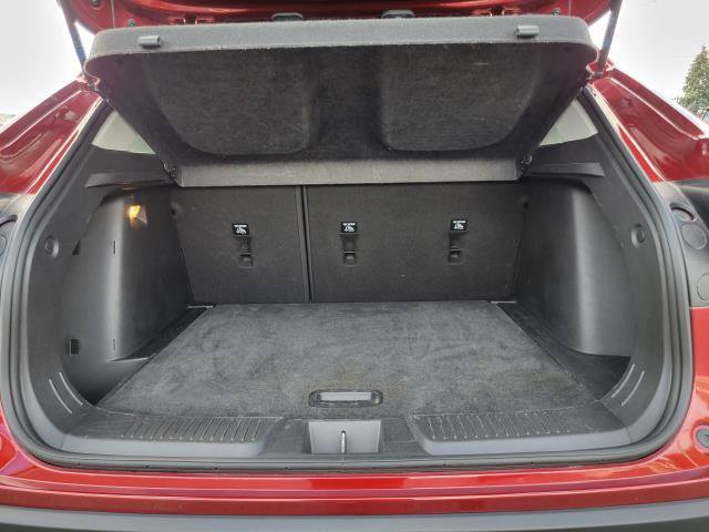 Used 2025 Chevrolet Trax LT FWD image 28
