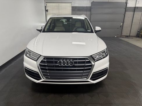 Used 2019 Audi Q5 2.0T Premium Plus w/ Convenience Package AWD/4WD image 3
