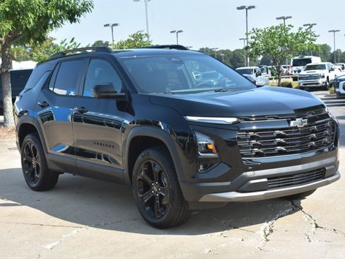 New 2027 Chevrolet Equinox LT w/ Safety and Technology Package FWD image 3