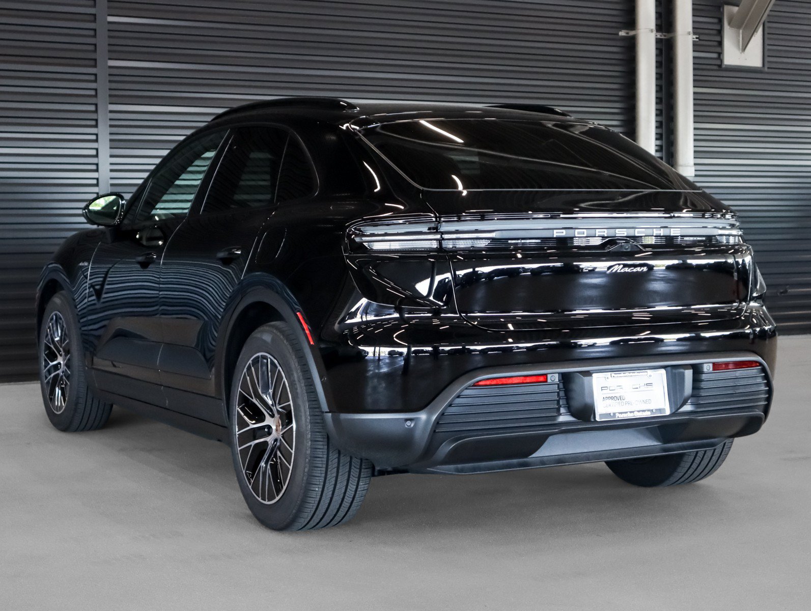 Certified 2026 Porsche Macan Electric RWD image 3