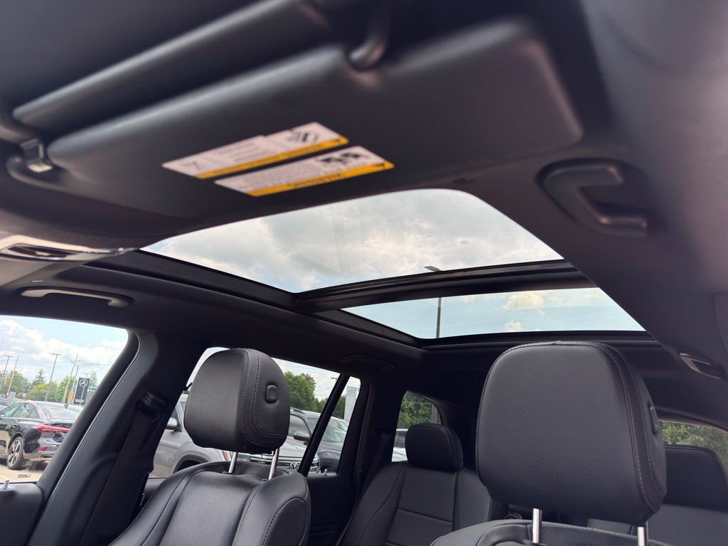 Certified 2025 Mercedes-Benz GLS 450 4MATIC image 6