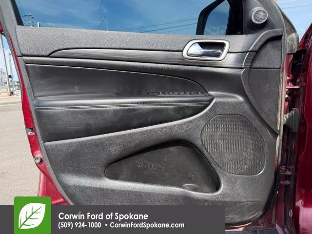 Used 2019 Jeep Grand Cherokee Altitude AWD/4WD image 19