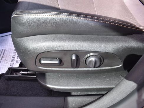 Used 2020 GMC Terrain SLT image 13