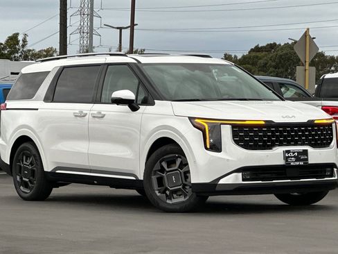 New 2026 Kia Carnival SX image 2