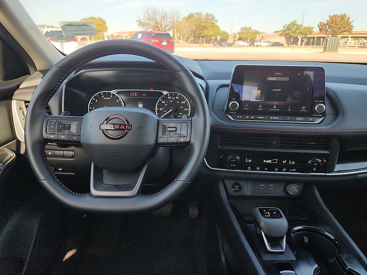 Used 2026 Nissan Rogue SV AWD/4WD image 7