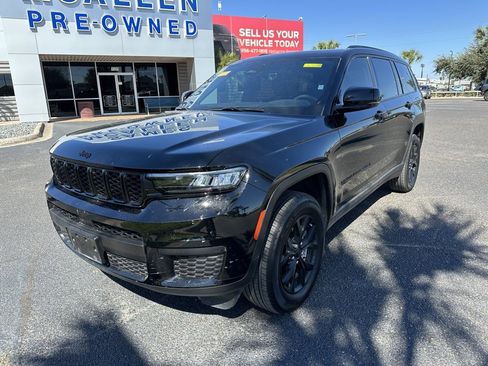 Used 2025 Jeep Grand Cherokee L Altitude image 2